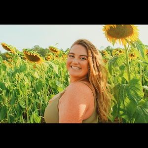 Meet your Posher, Lauren